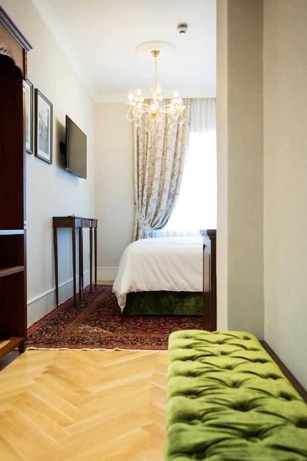Ebel Boutique Hotel ติรานา ภายนอก รูปภาพ