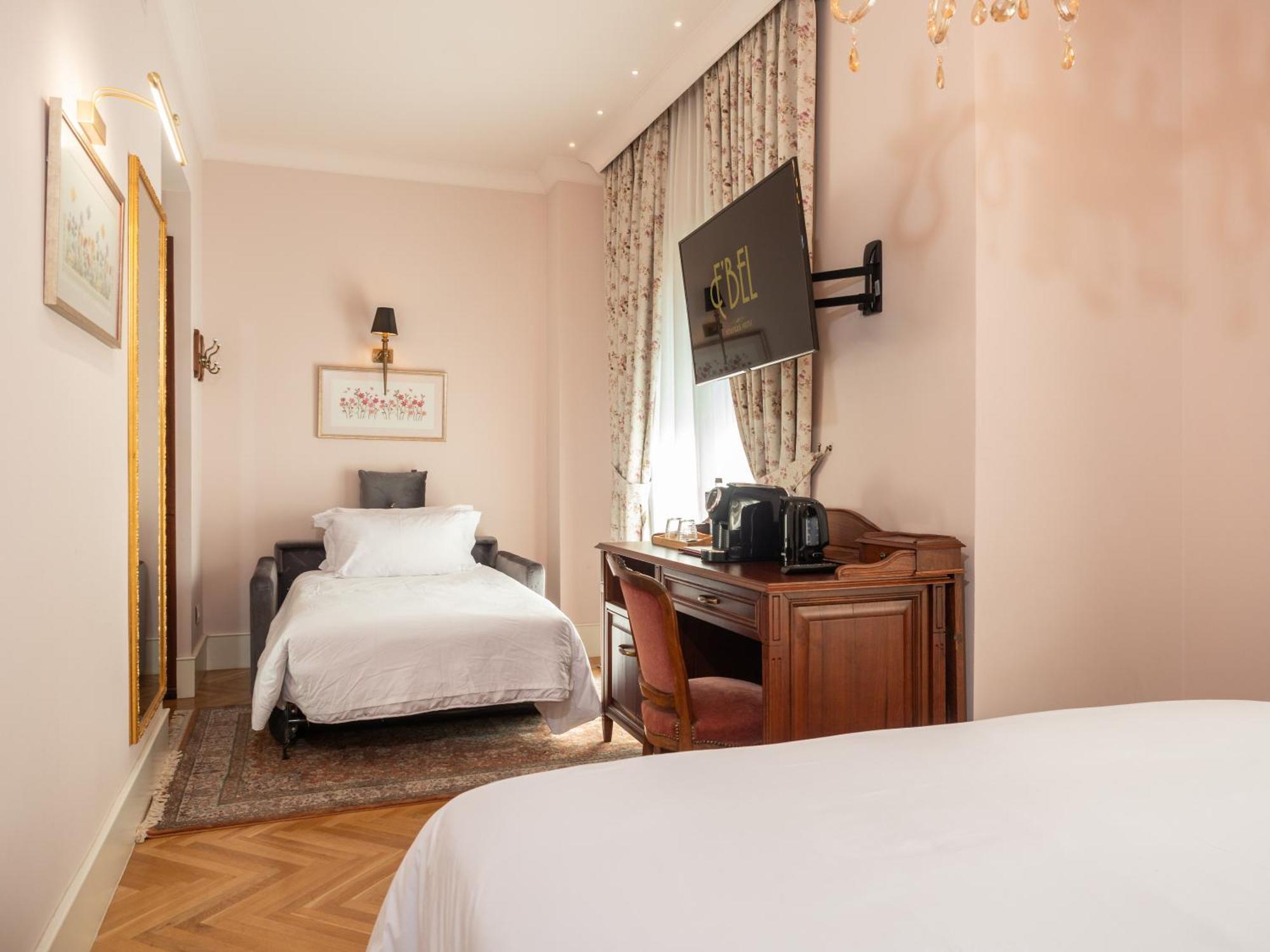 Ebel Boutique Hotel ติรานา ภายนอก รูปภาพ