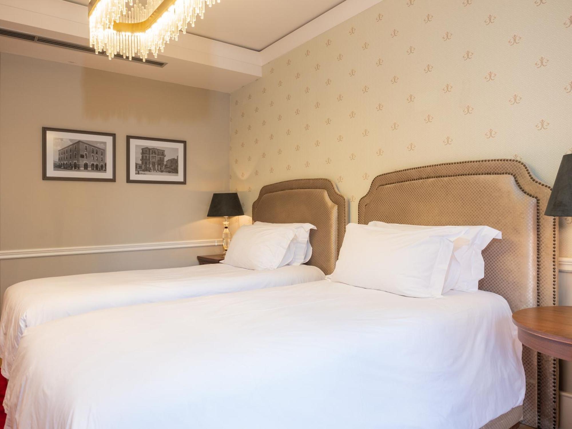 Ebel Boutique Hotel ติรานา ภายนอก รูปภาพ
