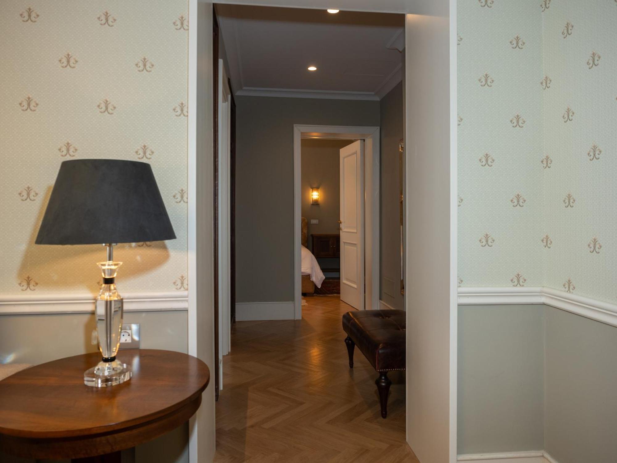 Ebel Boutique Hotel ติรานา ภายนอก รูปภาพ