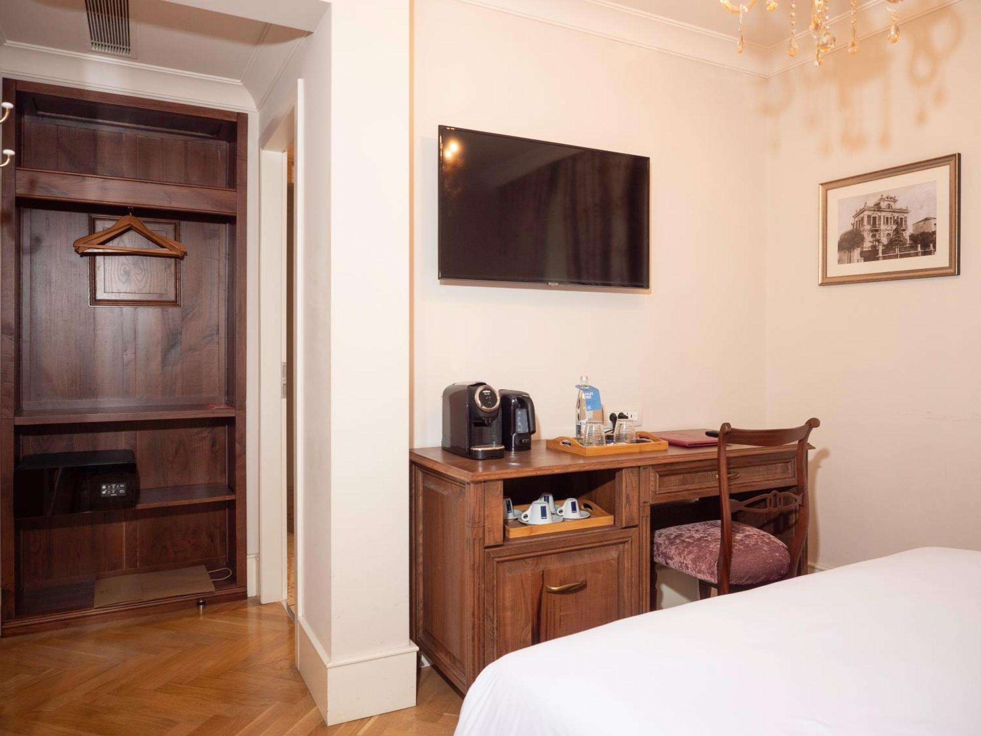 Ebel Boutique Hotel ติรานา ภายนอก รูปภาพ