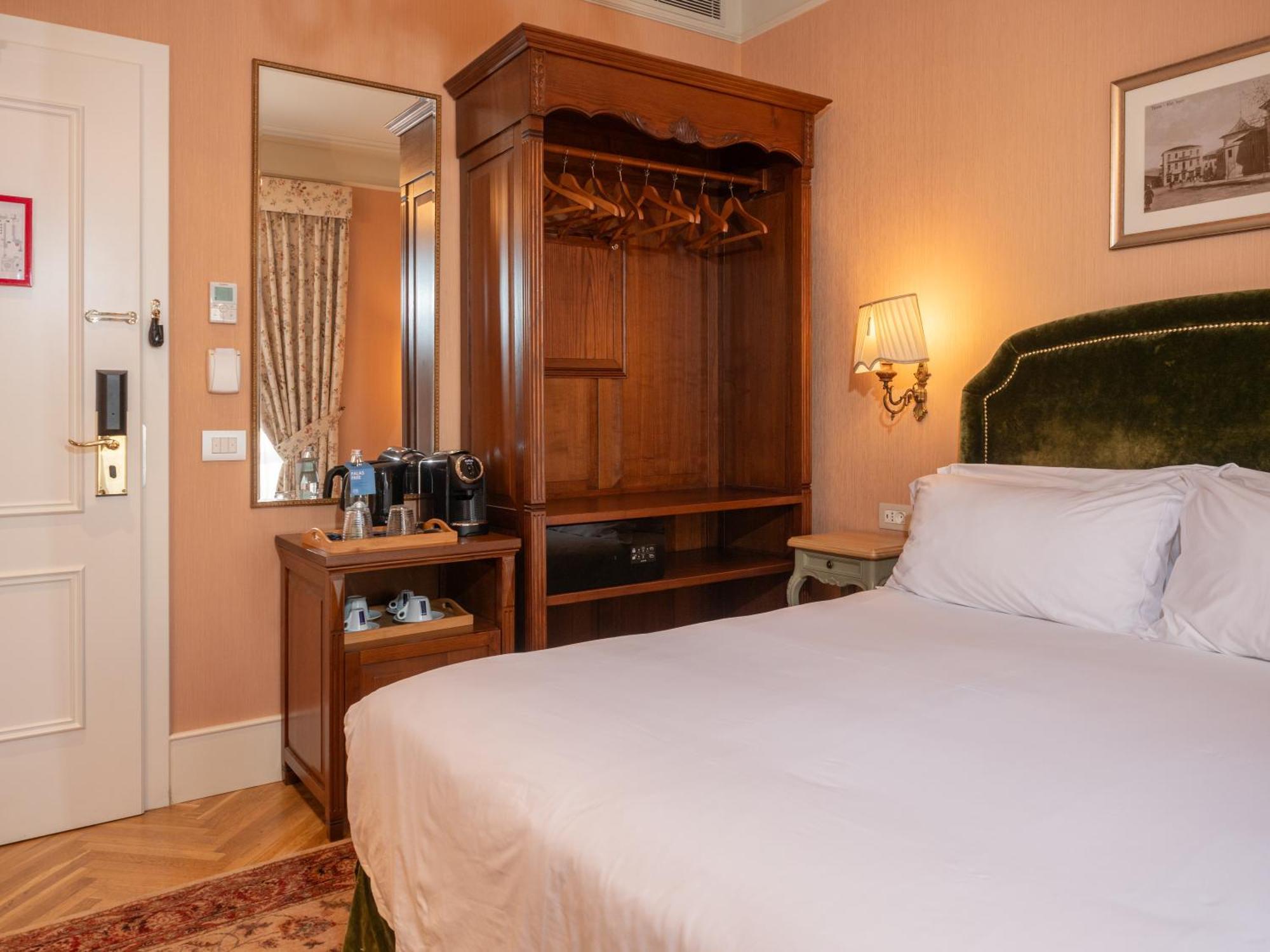 Ebel Boutique Hotel ติรานา ภายนอก รูปภาพ